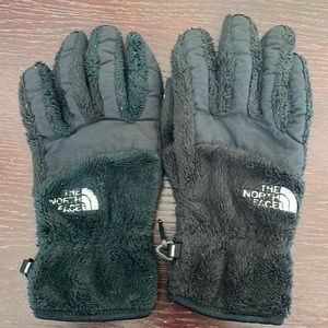 Black North Face Gloves